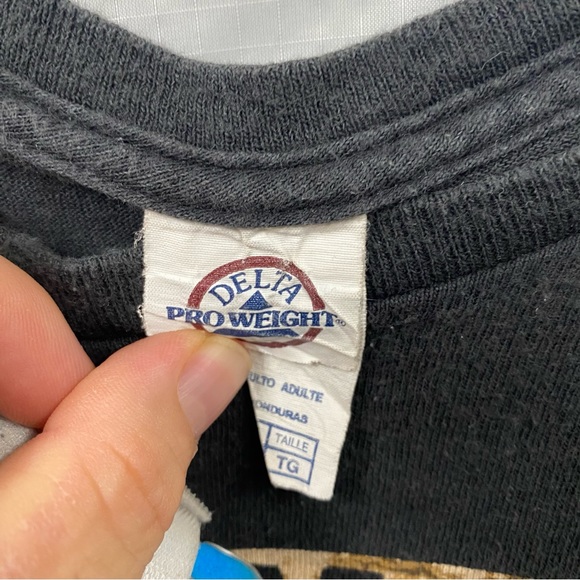 The Walking Dead Survivor Men tee in faded Black on a Delta Pro tee Size XLarge - Picture 4 of 5